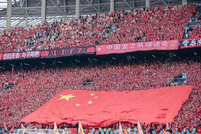 亚洲足球竞技水平再度提升，球迷热情高涨的简单介绍