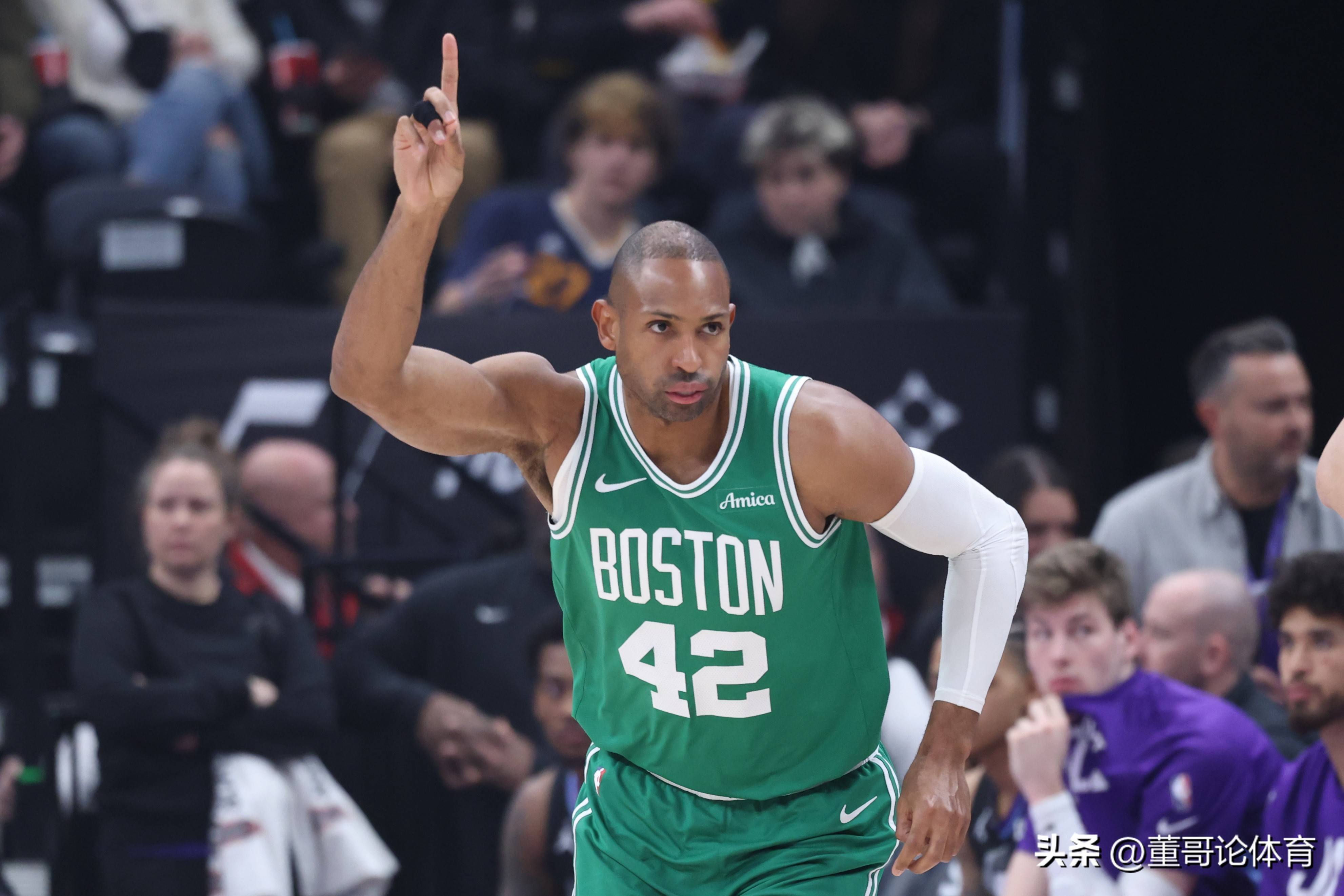 开云体育下载-NBA比赛延期成焦点，球员状态引担忧