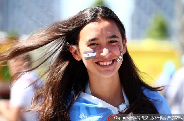 冰岛中场状态起伏不定，球迷担心心神未定的简单介绍