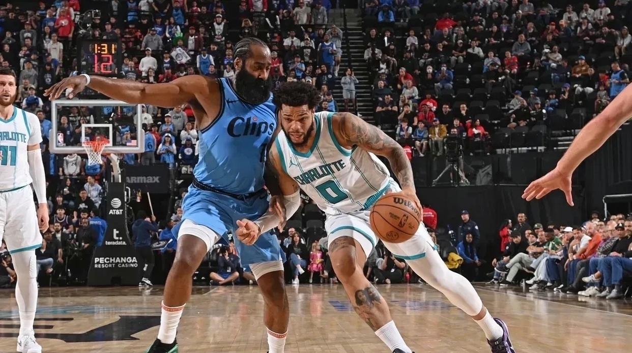 快船主场战胜黄蜂,取得四连胜 快船主场战胜黄蜂,取得四连胜