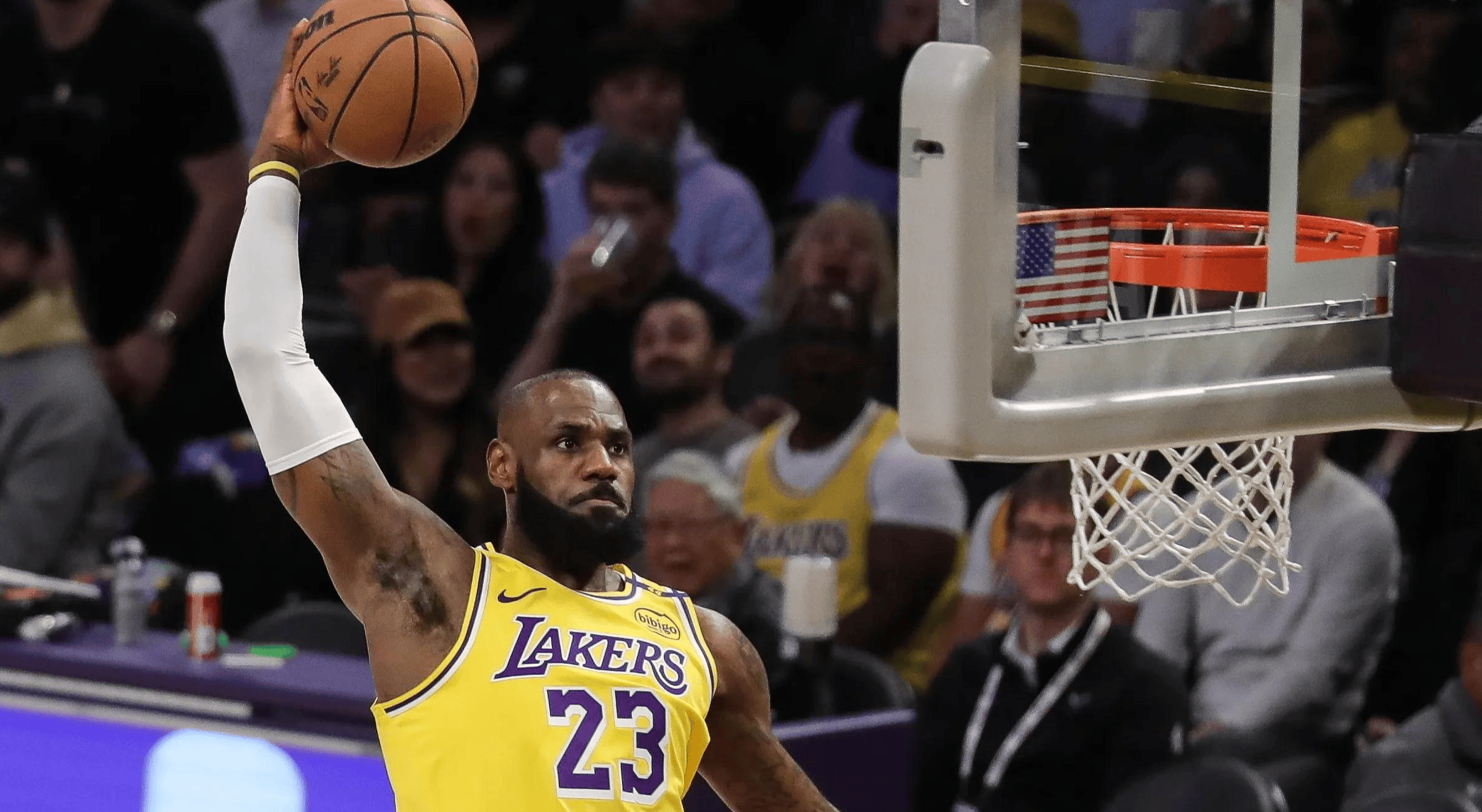 快船逆转湖人继续领跑西部