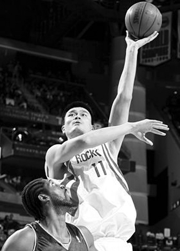 火箭艰难战胜掘金，继续领跑